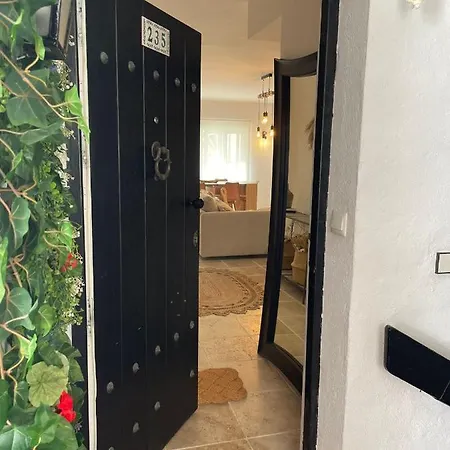 Apartment Luxurious, Confy & Sunny In The Hearth Of Puerto Banus Marina *